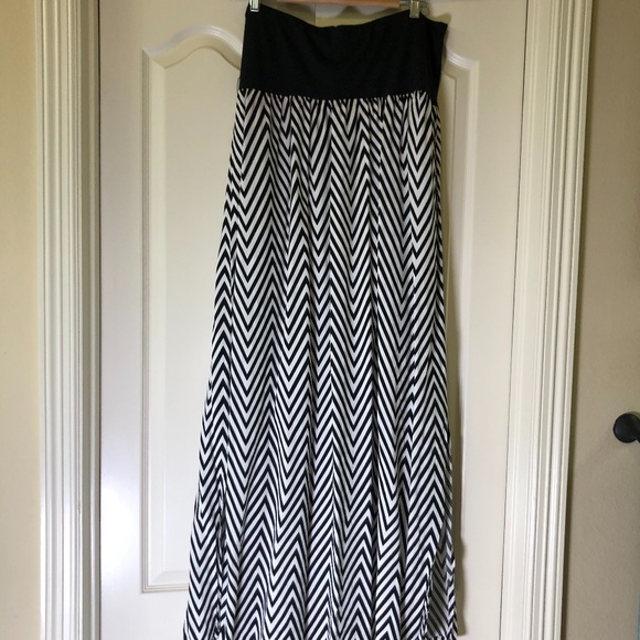 Xhilaration Dresses & Skirts - Long Chevron skirt